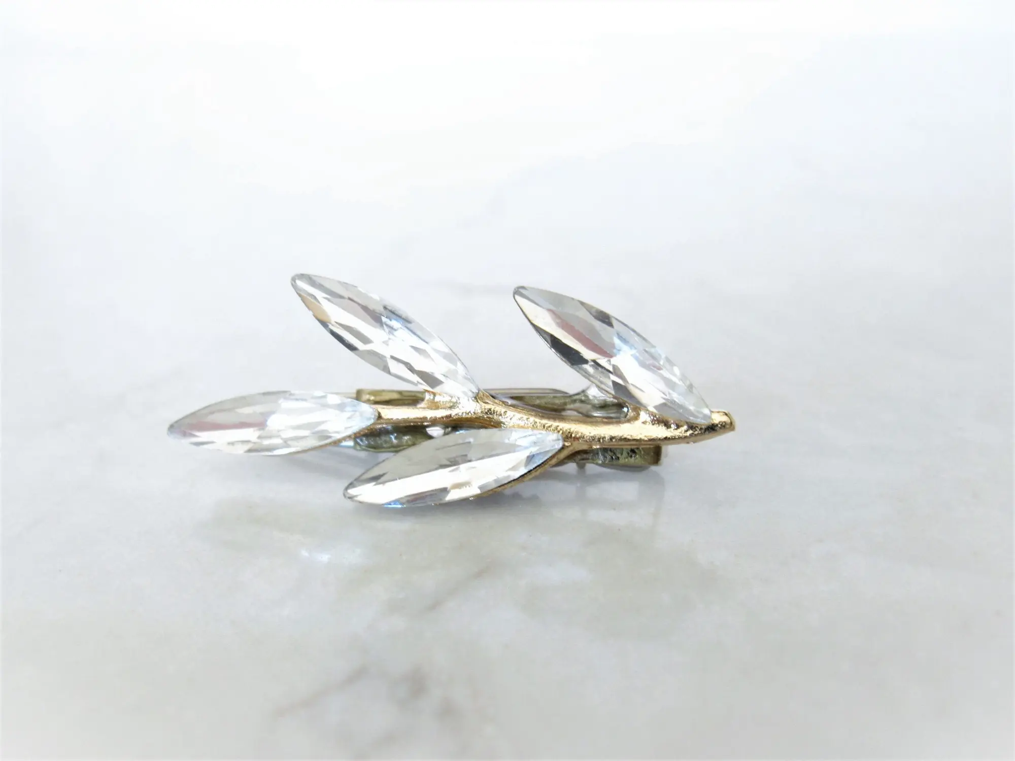 Small gold tone crystal leaves hair pin clip barrettes for fine hair