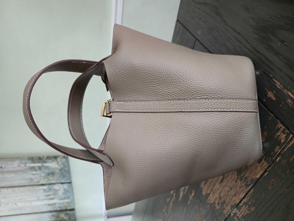 Item: Brown, one-size