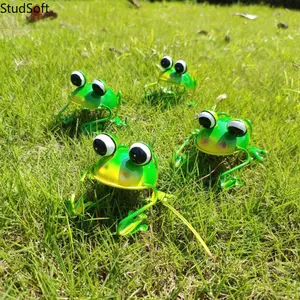 Set of 4 Iron Frog Ornaments – Outdoor Garden & Courtyard Wall Decor – Metal Crafts for Home Use, Backyard Decor