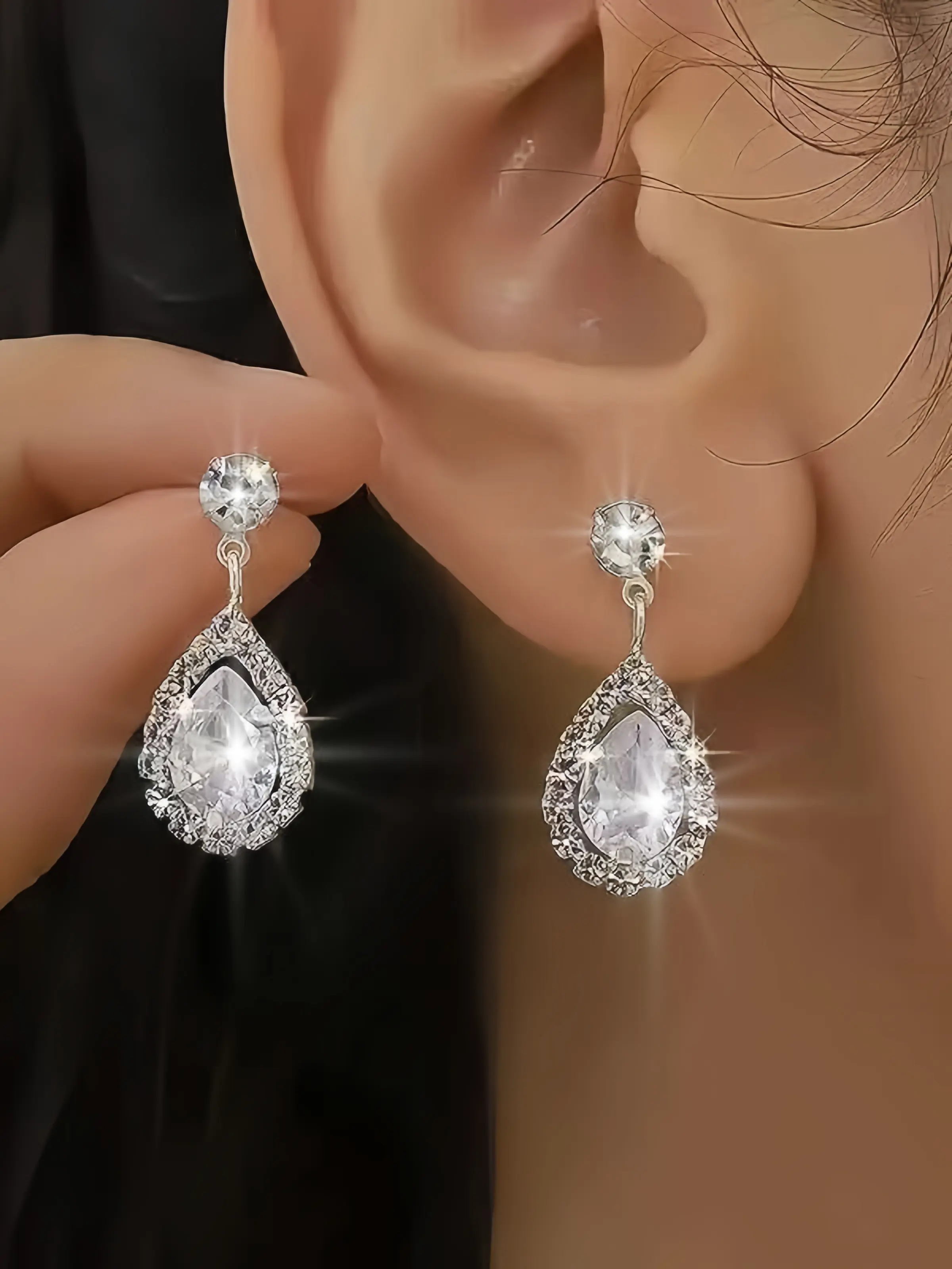 1 pair of fashionable water droplet pendant earrings, light luxury sweet style versatile commuting earrings, women wear earrings for daily parties