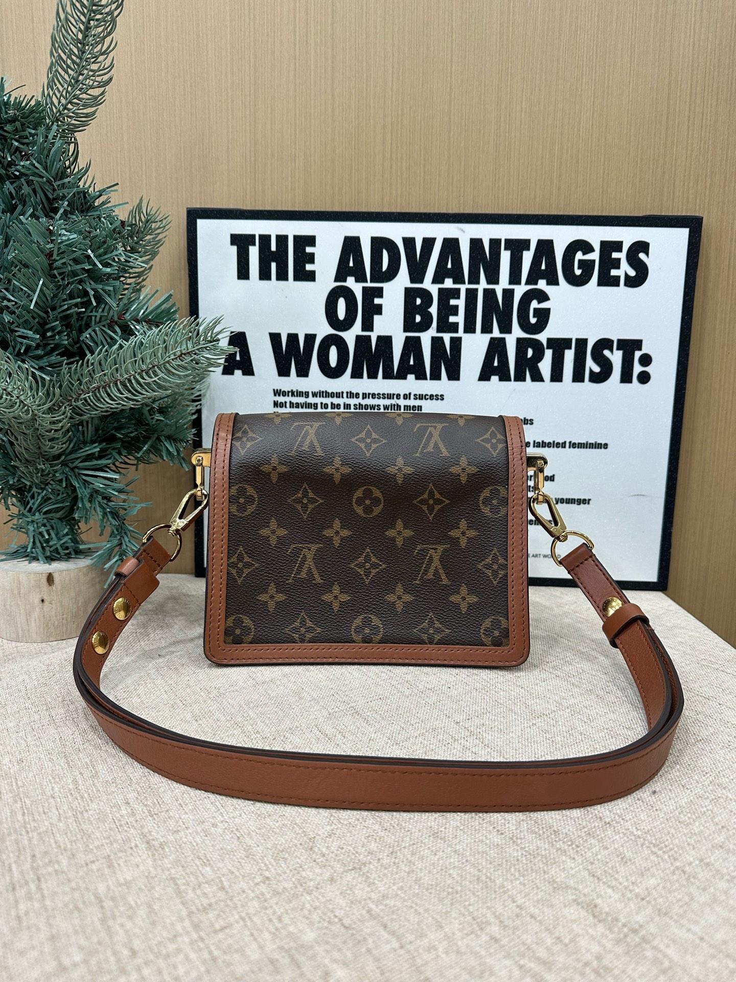 Pre-owned Louis Vuitton Dauphine Small with Patch – Chip Version – Size 20cm x 15cm x 9cm