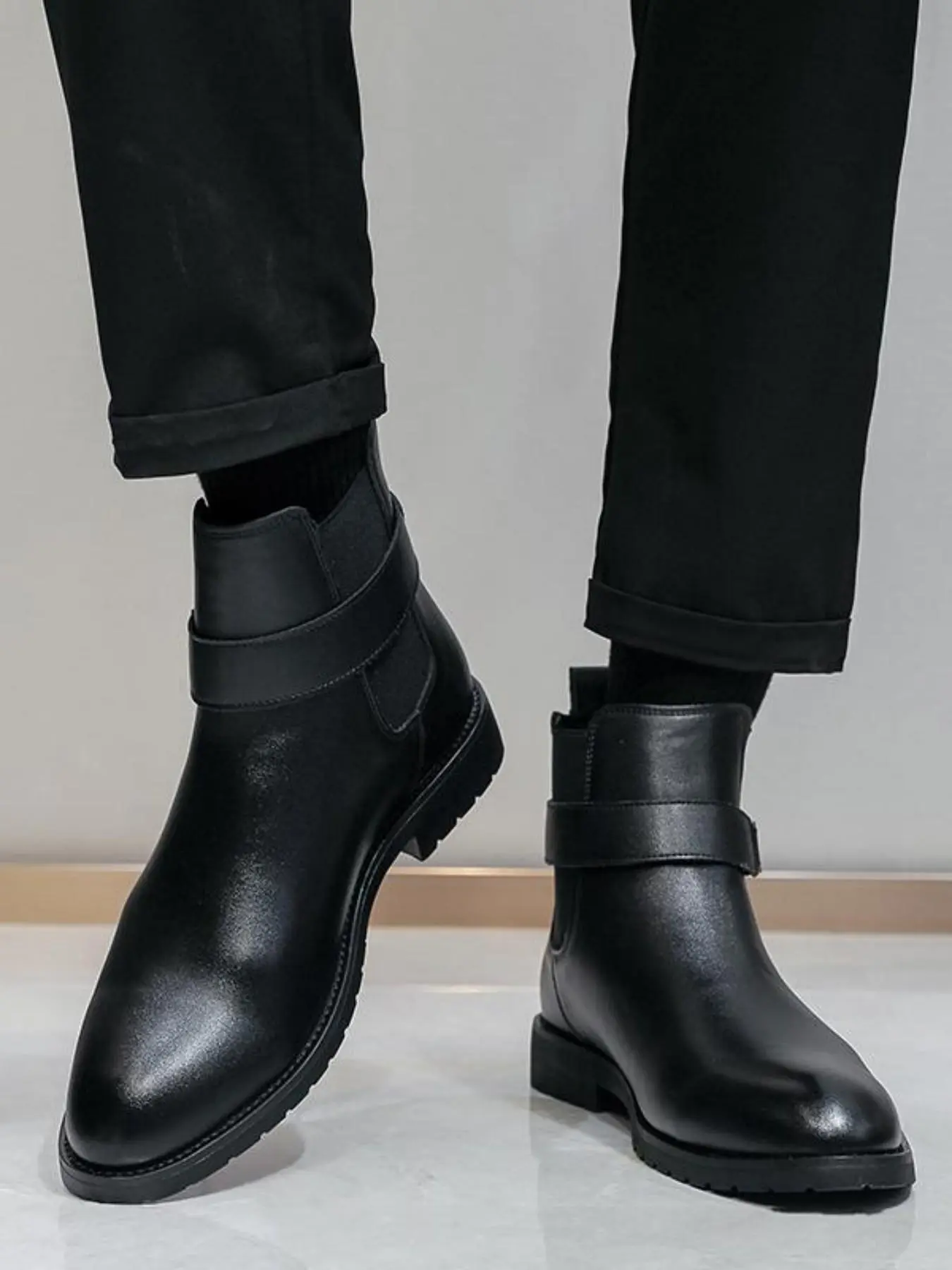 Men's Business Style Solid Color Chelsea Boots, Fashionable Pointed Toe Boots for Work Office, Male All-match Shoes for Daily Wear