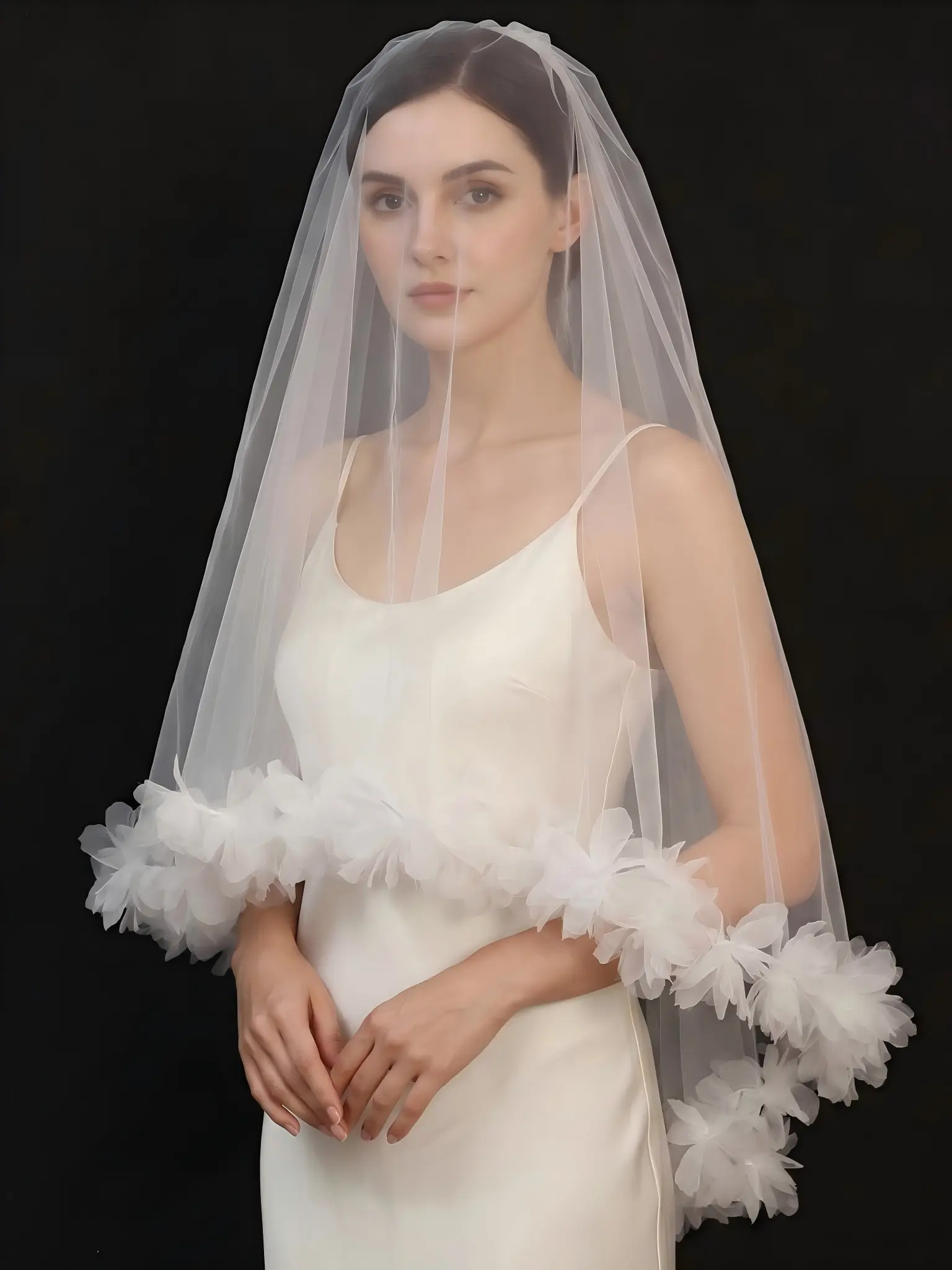 150cm 3D Flower Bridal Veil, Western Wedding Veil, Handcrafted Tulle Headpiece with Floral Hem, Elegant Versatile Wedding Accessory for Brides, Perfect for Ceremonies & Photo Shoots
