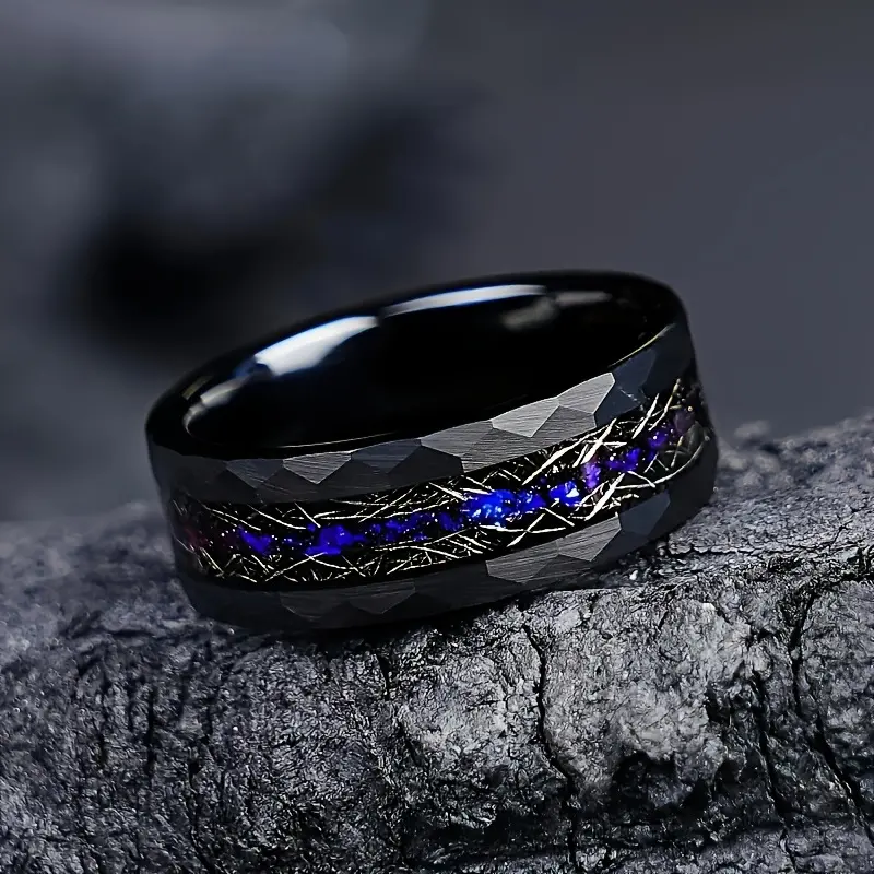 Black diamond shaped side with blue stai