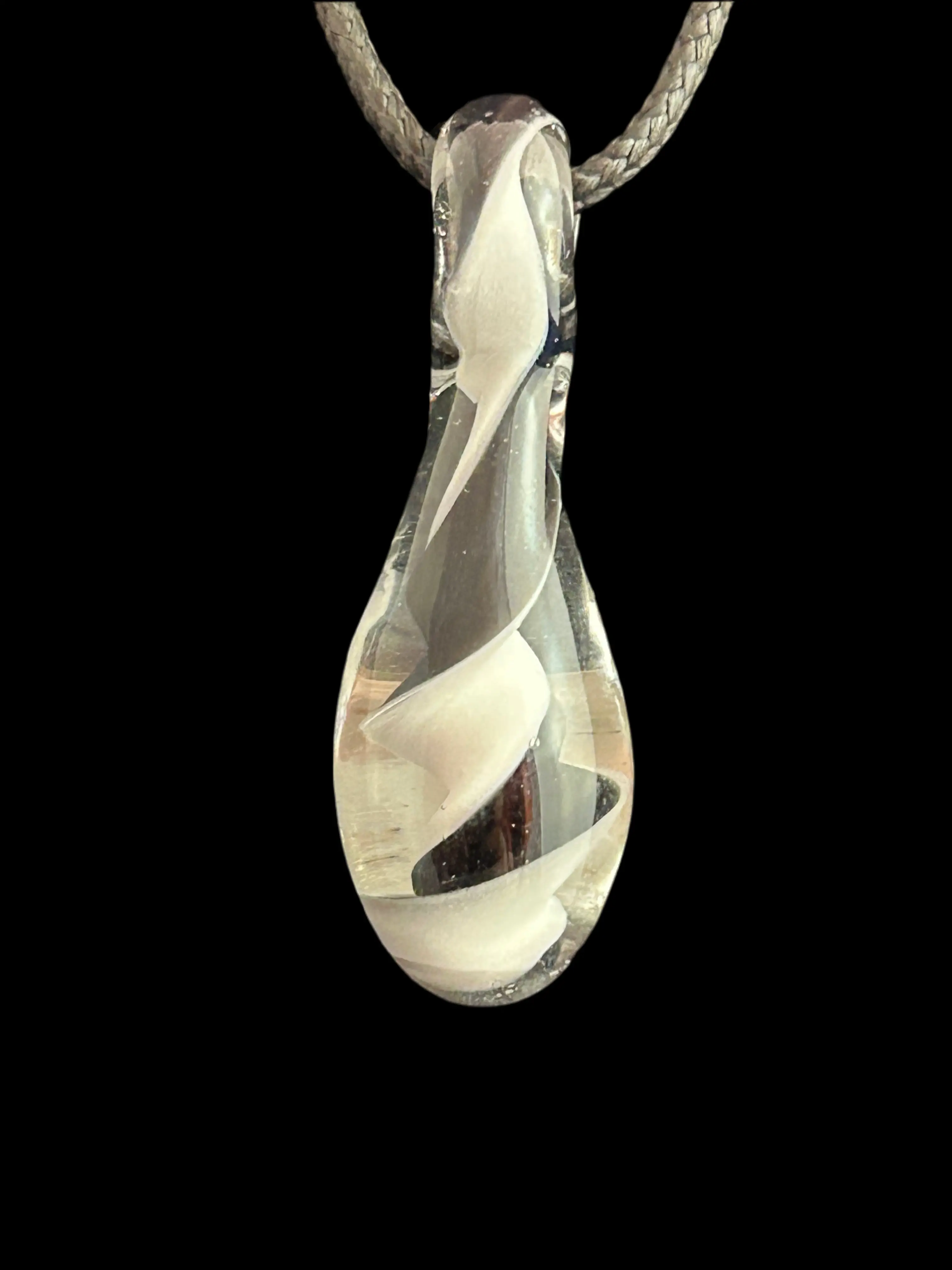 Black & White Twist Teardrop Pendant