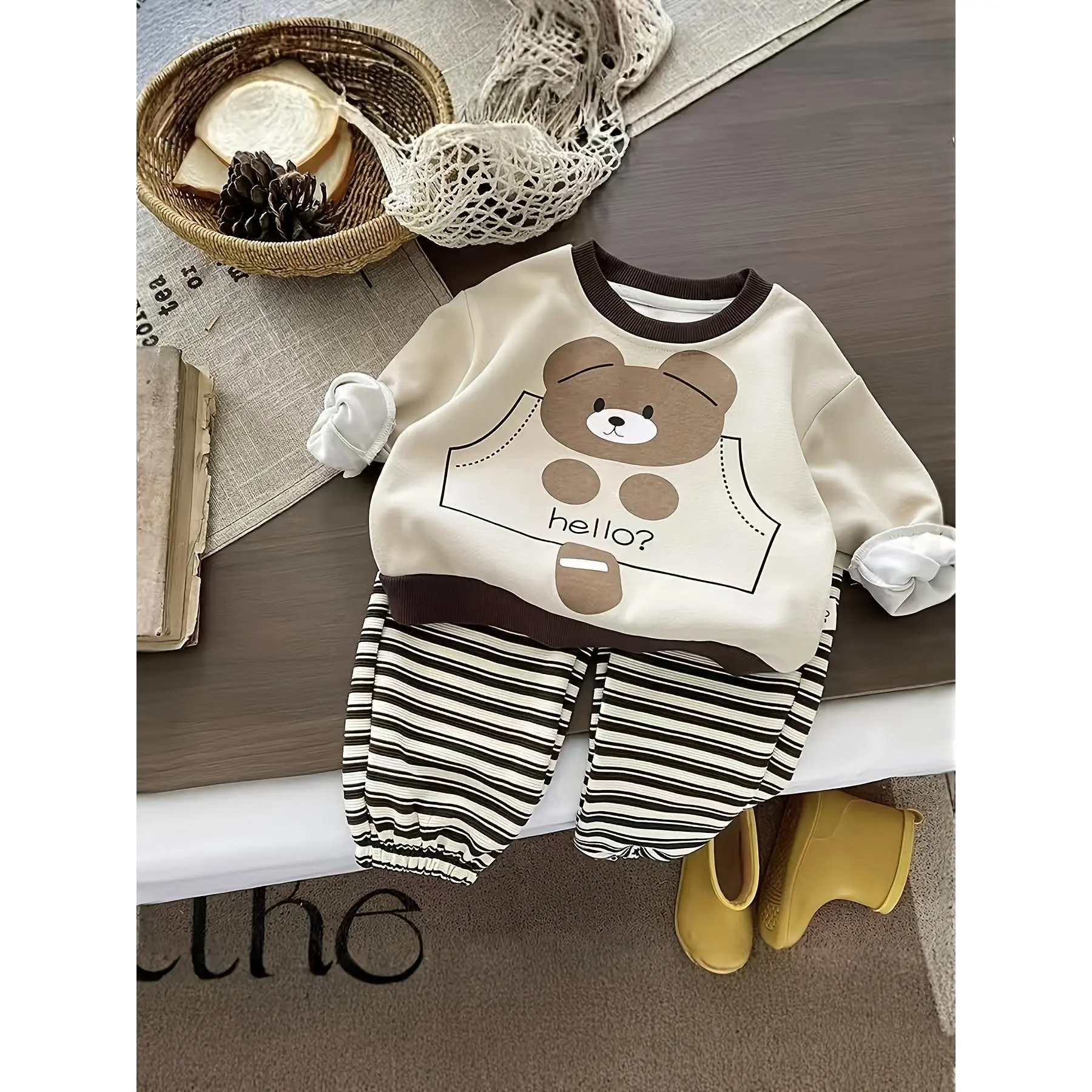 NewBoys' Spring/Autumn Fashion Set: Cartoon Bear Print Sweatshirt + Black and White Striped Long Pants 2pcs Set, Soft and Skin-Friendly Fabric, for Daily Casual Outings, Perfect for Outdoor