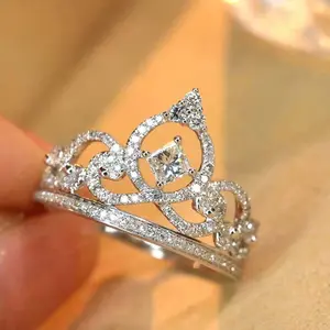 Zircon Princess Crown Ring Women's Exquisite and Elegant Engagement Proposal Ring Couple Gift Suitable for Party