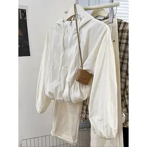 Pure Color Casual Sporty Hooded Zipper Short Jacket, Fitted Long Sleeve Woven Fabric, Fall Fashion Outerwear for Women, Casual Athletic Jacket