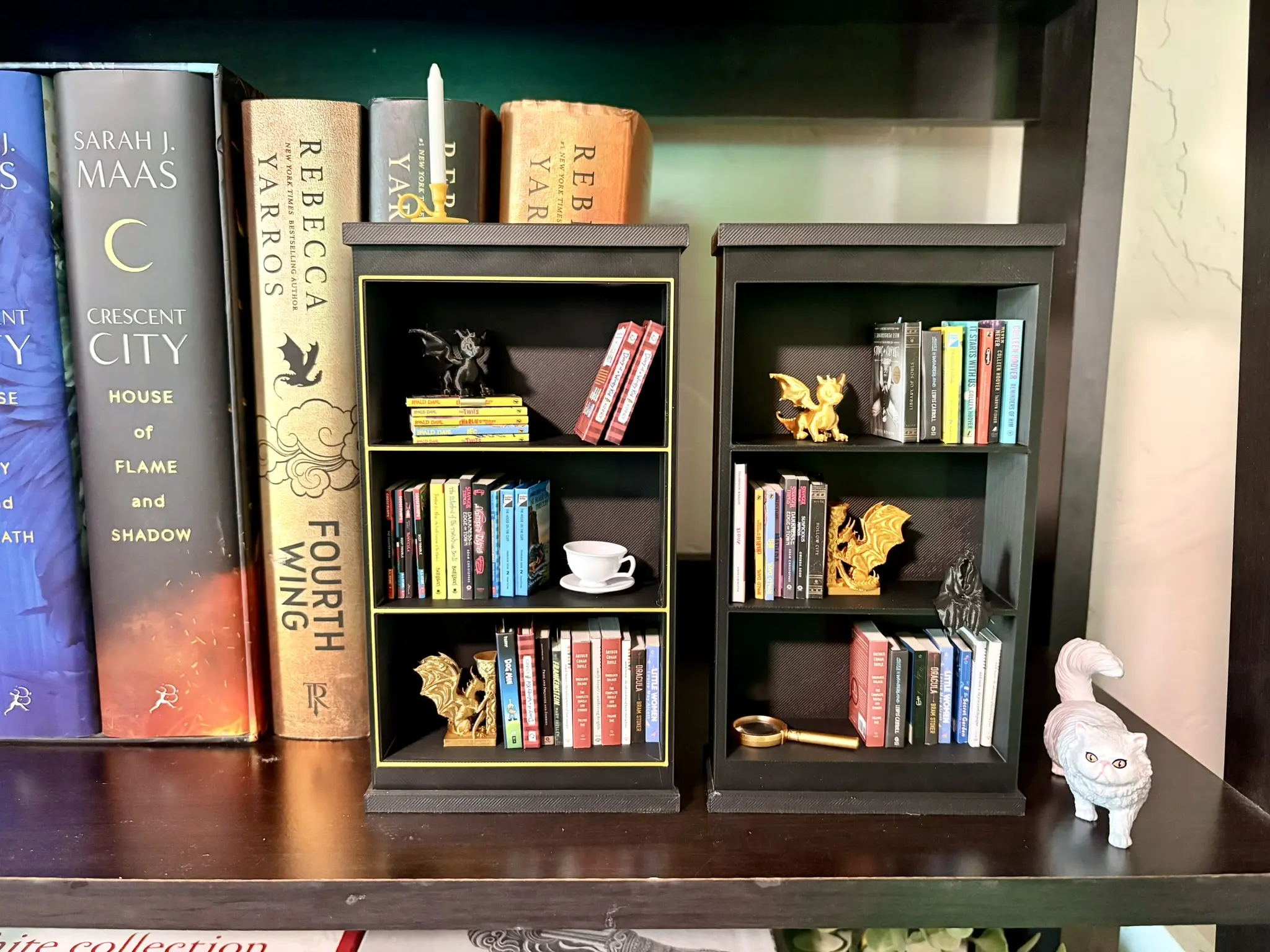3D Printed Compact Desk Organizer Mini Bookshelf - High-Quality Filament Storage, Depth 1.56 in, Width 4.09 in, Height 7.44 in, Customizable, Fits Mini Brand Books & Accessories, Black with Gold Trim or No Trim