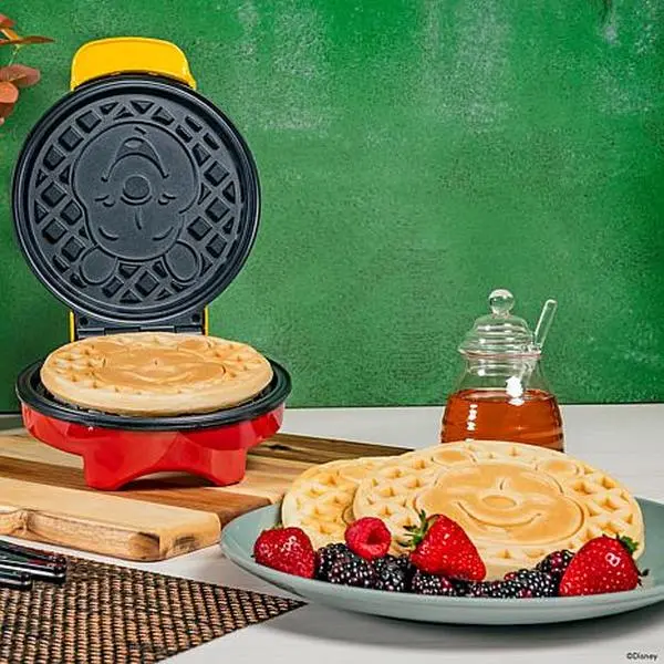 Uncanny Brands Disney Winnie the Pooh Waffle Maker Uncanny Brands Disney Winnie the Pooh Waffle Maker
