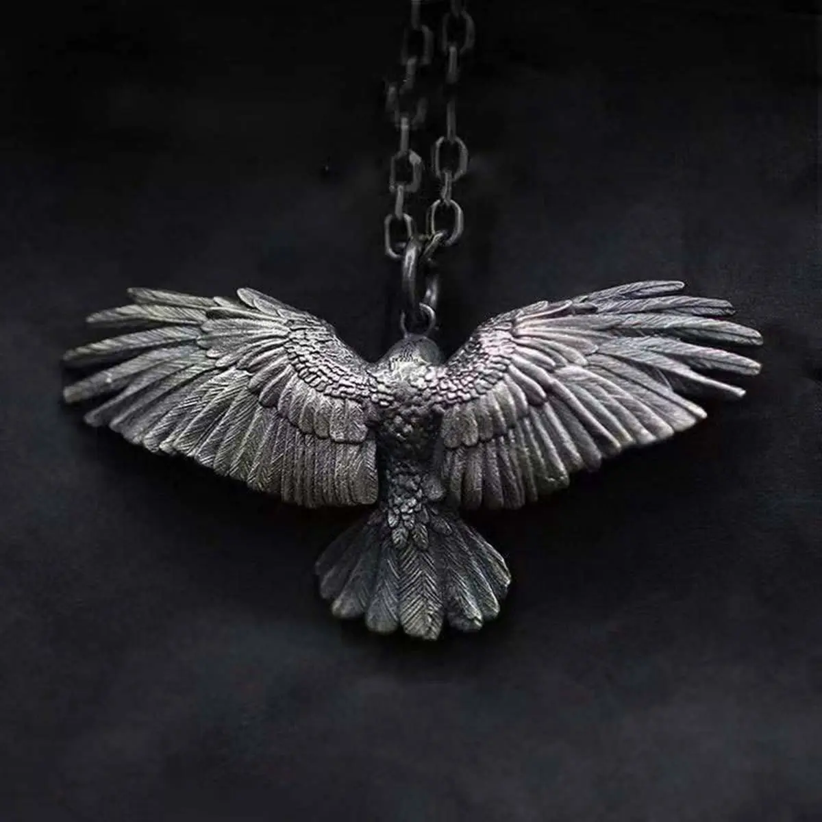 Fashionable and exquisite simulated falcon necklace retro trend hip-hop men and women eagle wing pendant
