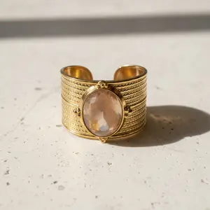The Royal, Vintage Ring