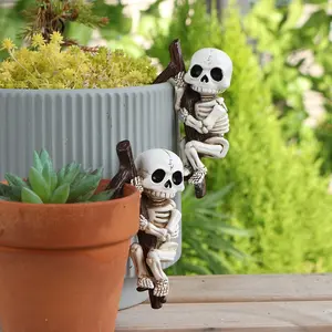 2pcs Cool Skull Resin Hanging Pendants, Halloween Decorations, Perfect for Planters & Containers, Party Wall Hangings, Outdoor Statues