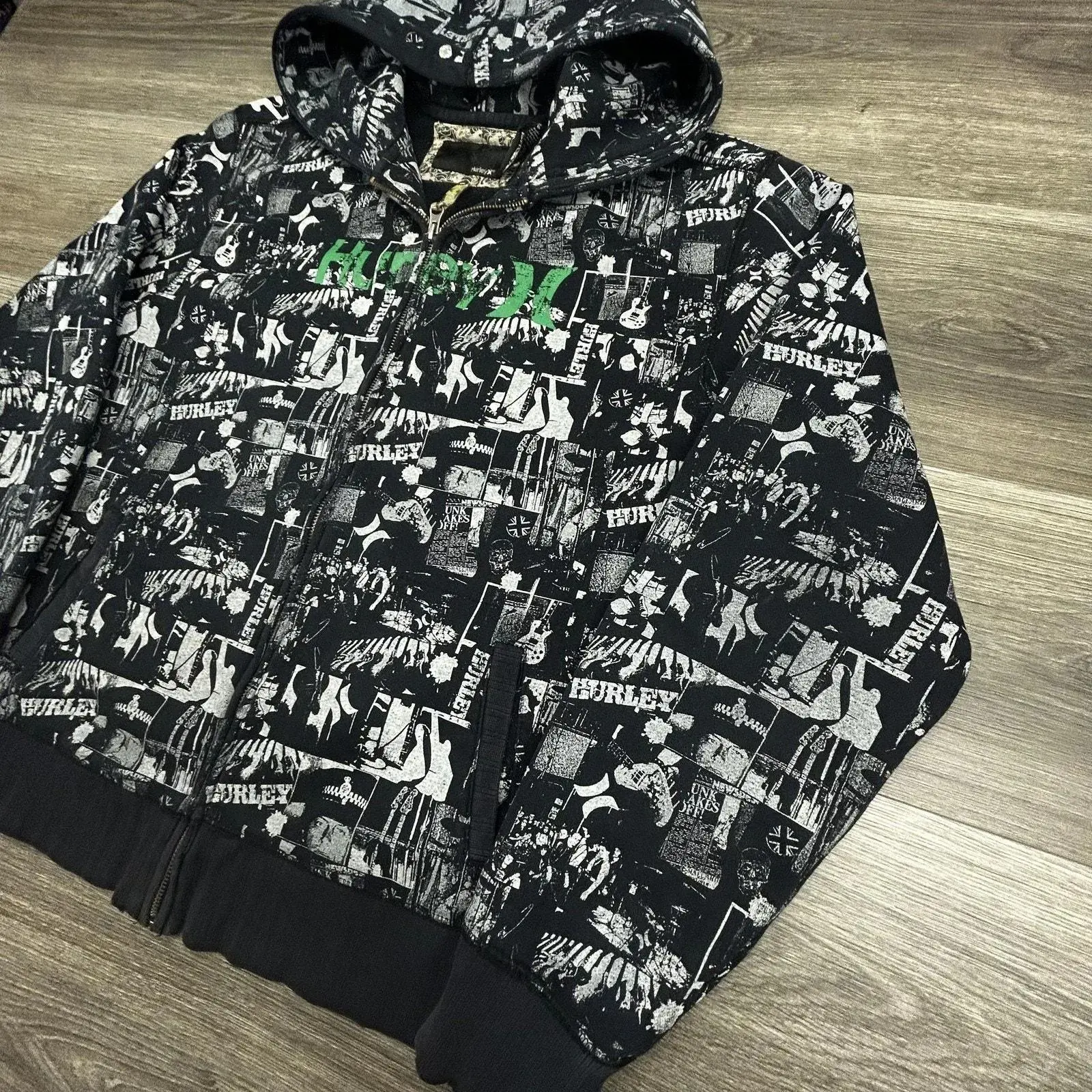 Vintage Black Full Zip Hoodie, Y2K All Over Print Graphic Hoodie, Unisex Rock Skate Surf Streetwear, Casual Zip Up Hooded Sweatshirt, Soft Fleece Everyday Jacket, Size S–5XL