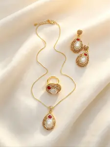Women's Baroque 3-Piece Jewelry Set, Elegant Design, Charming Accessory Collection