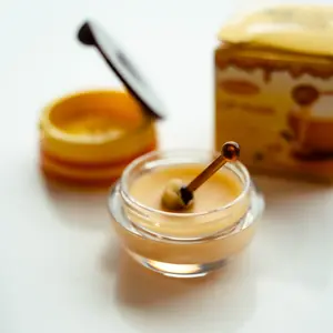 Bee Balm - Lip Repair, Wetting And Moisturizing, Fade Lip Lines, Brighten Lip Color