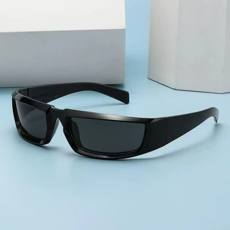 Y2K Korean-style "hot girl" sunglasses—trendy, Instagram-worthy shades perfect for outdoor styling and making a statement. Fashion Unisex Sunglasses