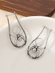 Creative Elegance Spider Earrings in Bohemian Style, Hand Carved for Both Men and Women, Personalized Earrings for Music Festivals/daily Use, Boho Style Jewelry