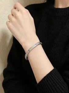 Elegant Celestial Star Embellished Bracelet with Screw Texture Design, Copper Material with Full Diamond Setting, Versatile Daily Wear and Gift for Women