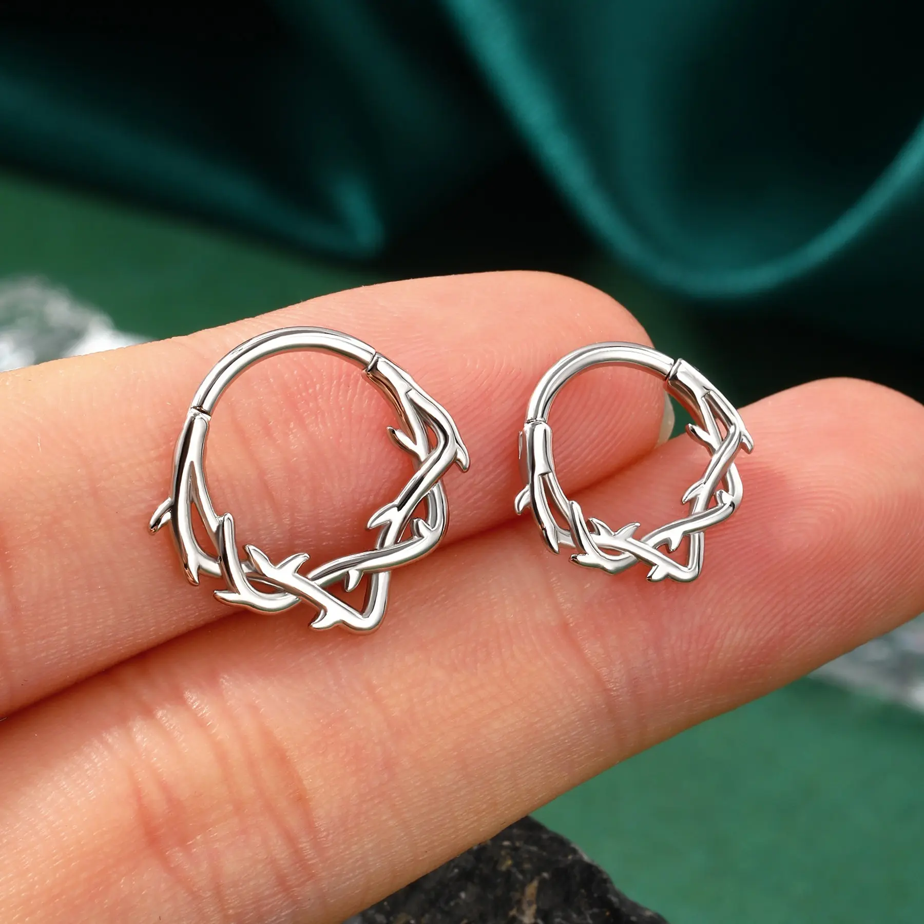 OUFER BODY JEWELRY 16G Thornbush Septum Ring, Cute Piercing Jewelry, Hinged Clicker Hoop for Daith & Nose, Septum Nose Ring, Nose Piercing OUFER BODY JEWELRY 16G Thornbush Septum Ring, Cute Piercing Jewelry, Hinged Clicker Hoop for Daith & Nose, Septum Nose Ring, Nose Piercing