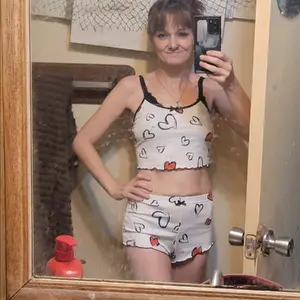 2pcs heart patterned spaghetti strap shirt Casual pj set