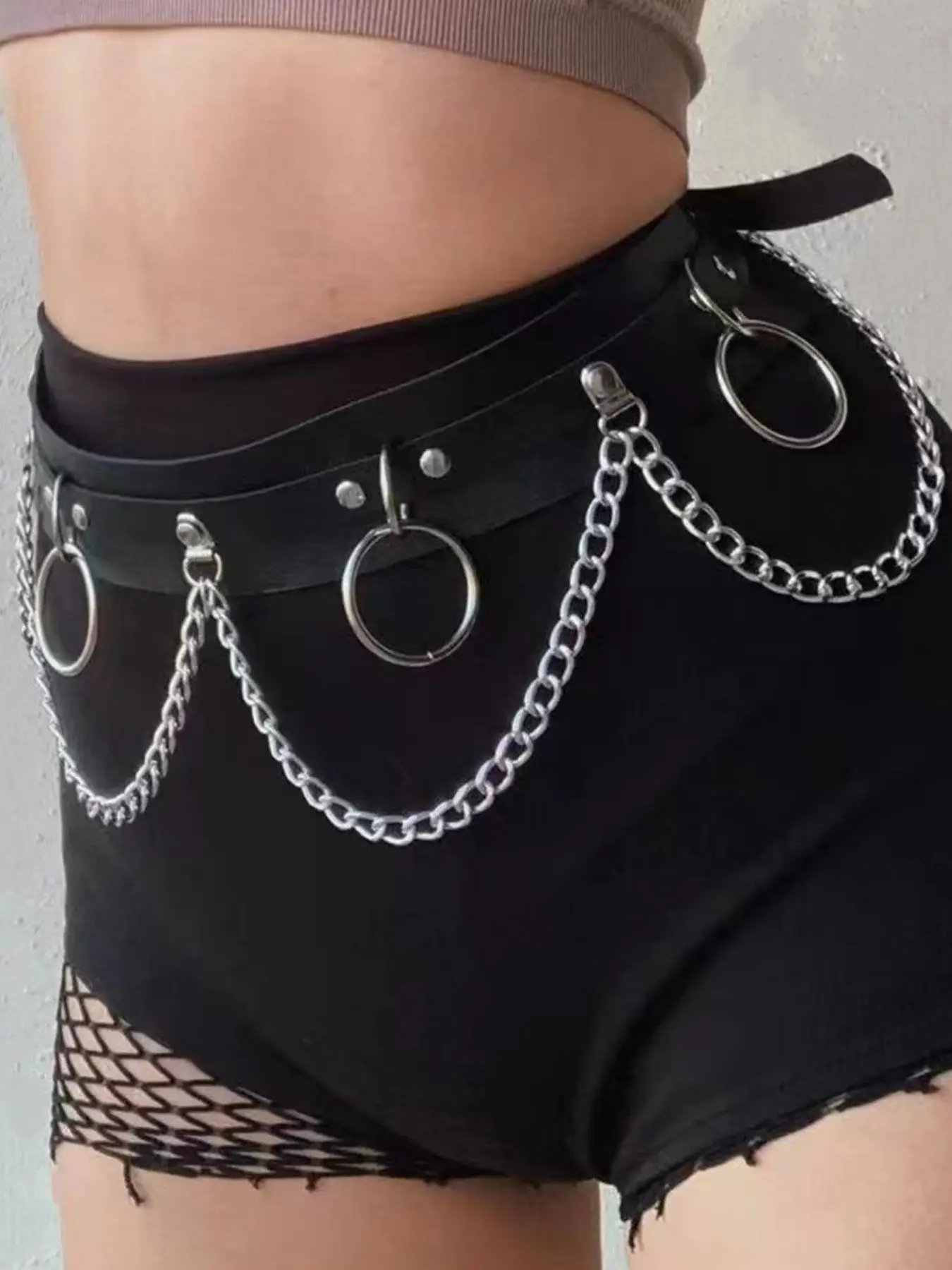 Women's Punk Style Leather Waist Chain Belt with Wave Chains & Large O - rings, Gothic Rock Metal Ring and Chain Decorative Street Style Waistband, Adjustable Waist Accessory for Rave Festival Club Party Outfits, Costume Waist Belt