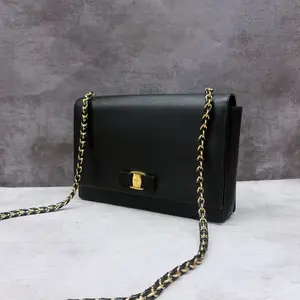 Pre-owned SALVATORE FERRAGAMO Leather Shoulder Bags 7.8'' R3089 Shoulder Bag C18975900811 0409 T1 Qiqi