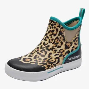 Bass dash leopard deck boots