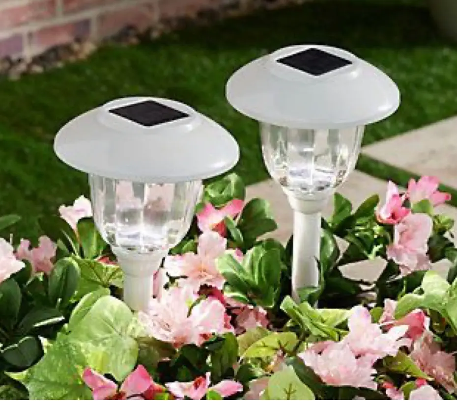 Energizer 12 Pack Solar Pathway Light Set 15-Lumen Energizer 12 Pack Solar Pathway Light Set 15-Lumen