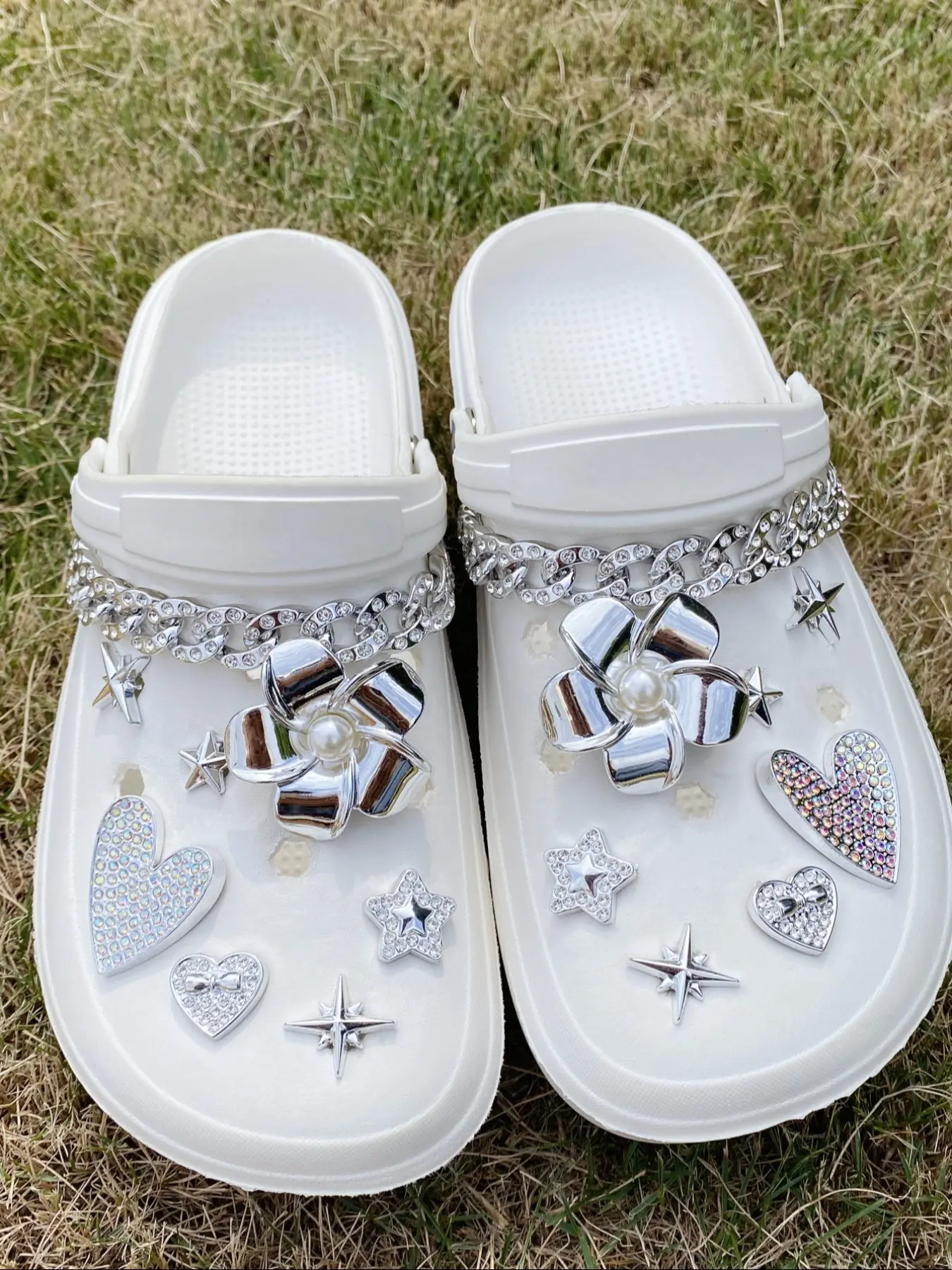 16 Piece Silver Color Shoe Charms Set, Rhinestone Shoes Charms, Pearl Flower, Heart Rhinestones, Star, Chain, DIY Decorations for Women's Sandals, Slippers, Beach Bags, Bling Shoe Charms