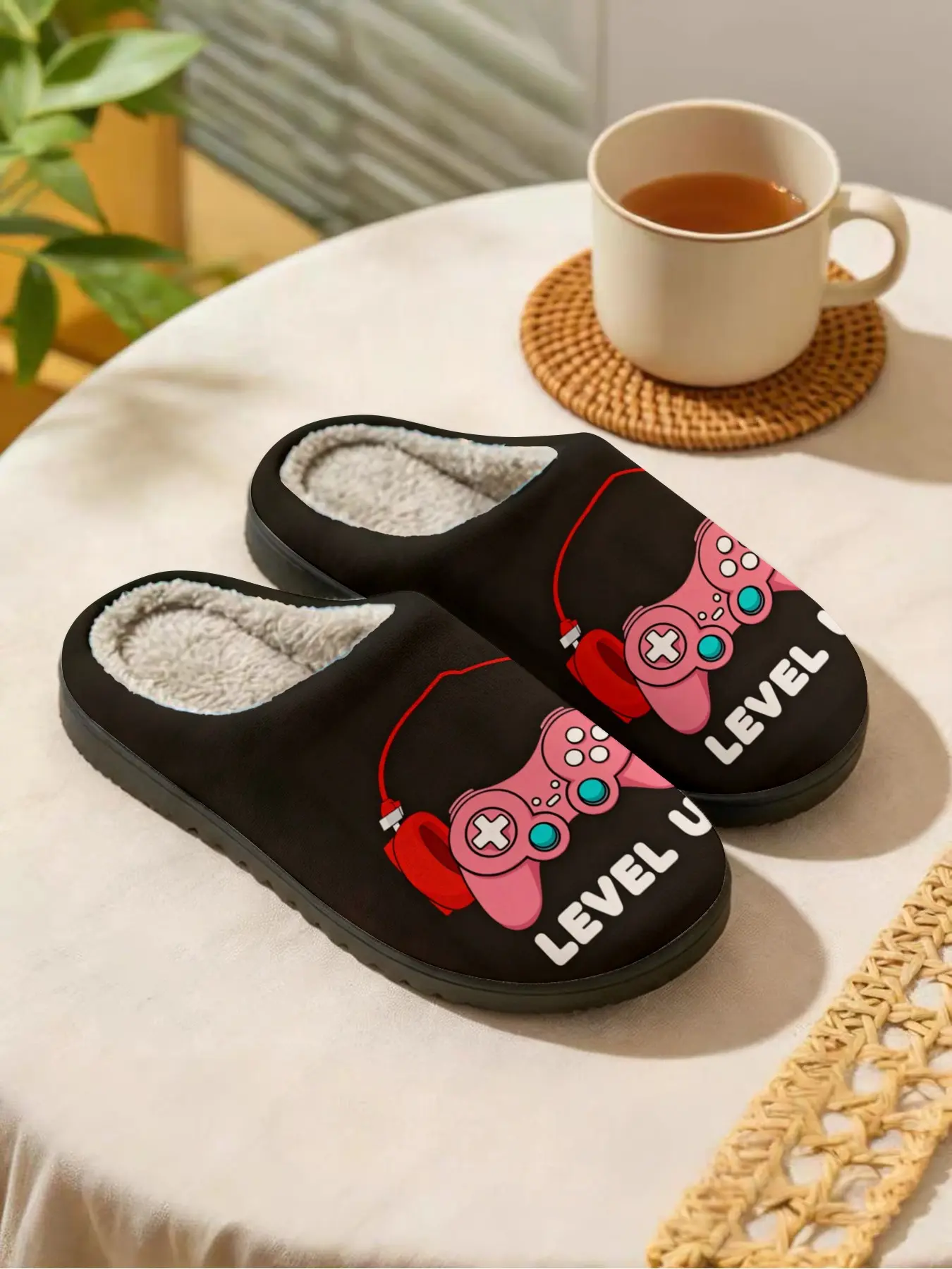 🎮 1 Pair Retro Game Controller Plush Slippers | Trendy Nostalgic Gaming Style | Cloud-Like Warm Fleece + Non-Slip Thick Sole | Eye-Catching Warm Pick for Gamers & Homebodies (Fall/Winter Home Wear)