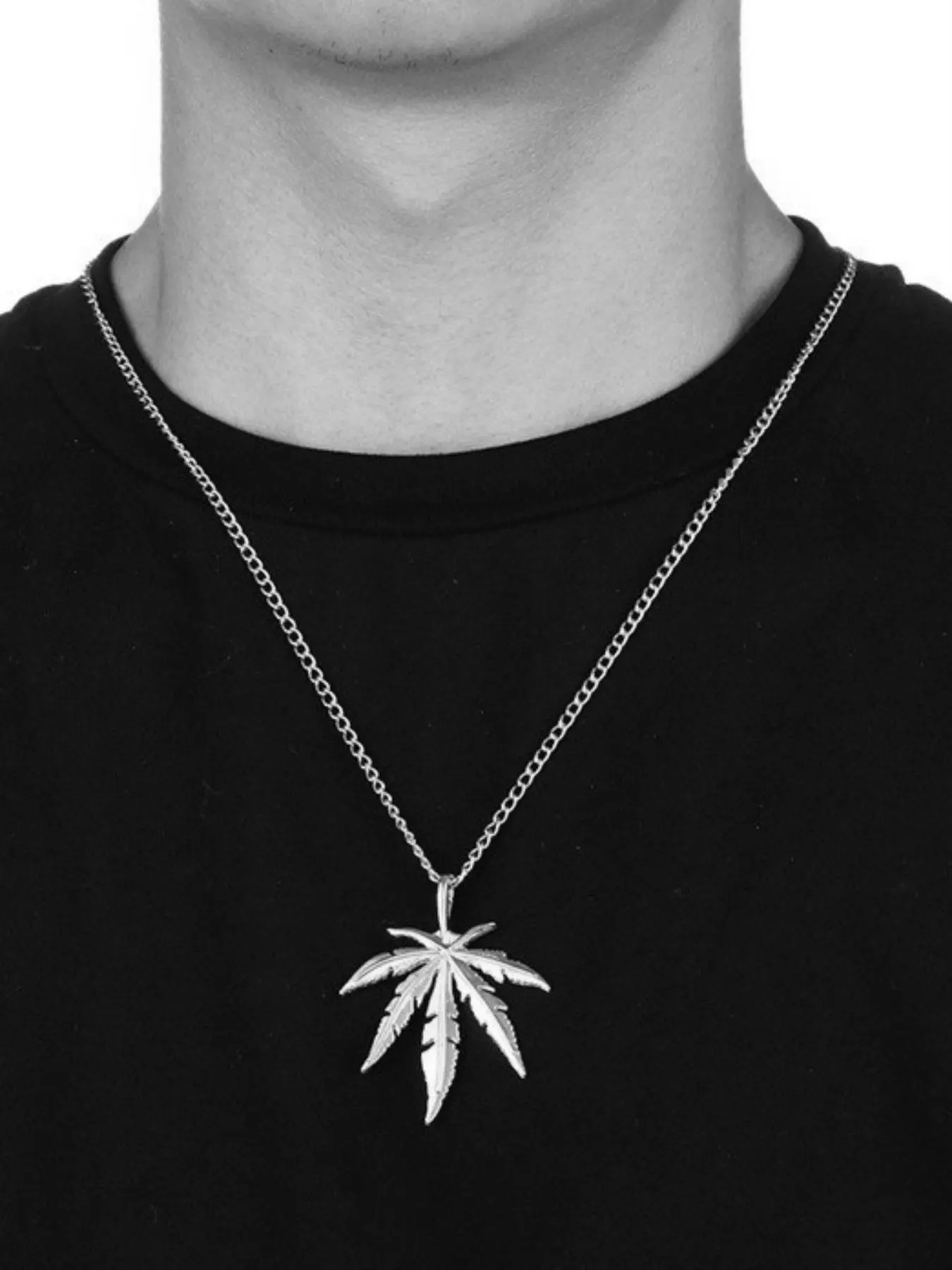 Maple Leaf Design Pendant Necklace for Men, Fashion Jewelry for Party, Daily Clothing Decor, Trendy All-match & Exquisite Jewelry for Birthday Gift