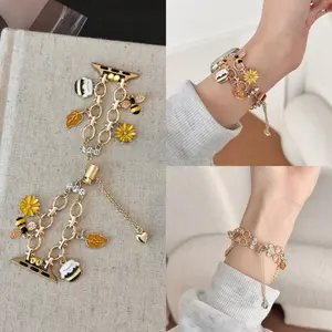 1PC fashionable metal daisy bee apple watch bands, compatible with Apple Watch 38/40/41/42/44/45/46/49mm, suitable for the Apple Watch series Ultra/SE/10/9/8/7/6/5/4/3/2/1, Smart Watch Straps, (strap only, watch and case not included)