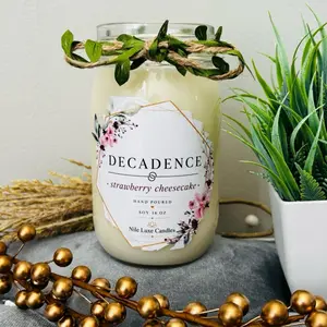 P.E.M. Designs Strawberry Cheesecake Dessert Candle 16oz Soy Intense Scent Burns 40 Hours Food Scented
