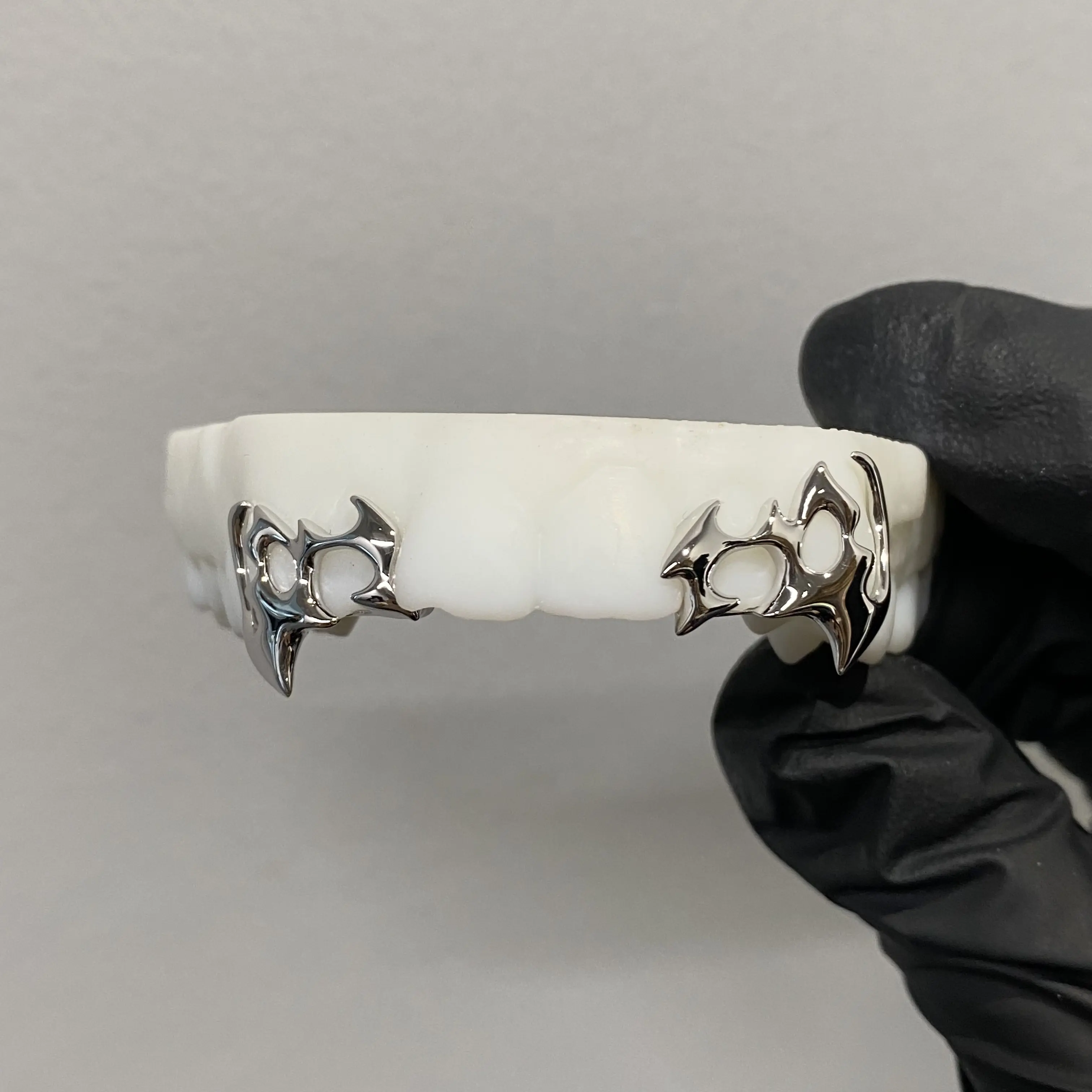 Custom Phonk Fangs Grillz Vampire Fangs Top 4 Teeth Grillz 925 Silver Hiphop Grillz