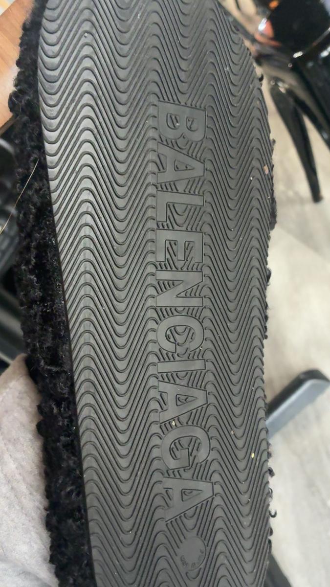 Item: black, 44 /Men 9.5 /Women 11