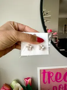 The Pearly Earrings