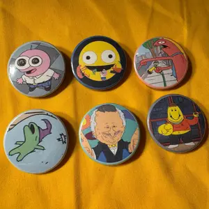 Smiling Friends Button Pins! Cute Pinback Buttons, Bag Accessories Cute Pins – Kawaii Accessory for Bags, Jackets, Lanyards & Gifts, Cute Collectible Decor for Fans