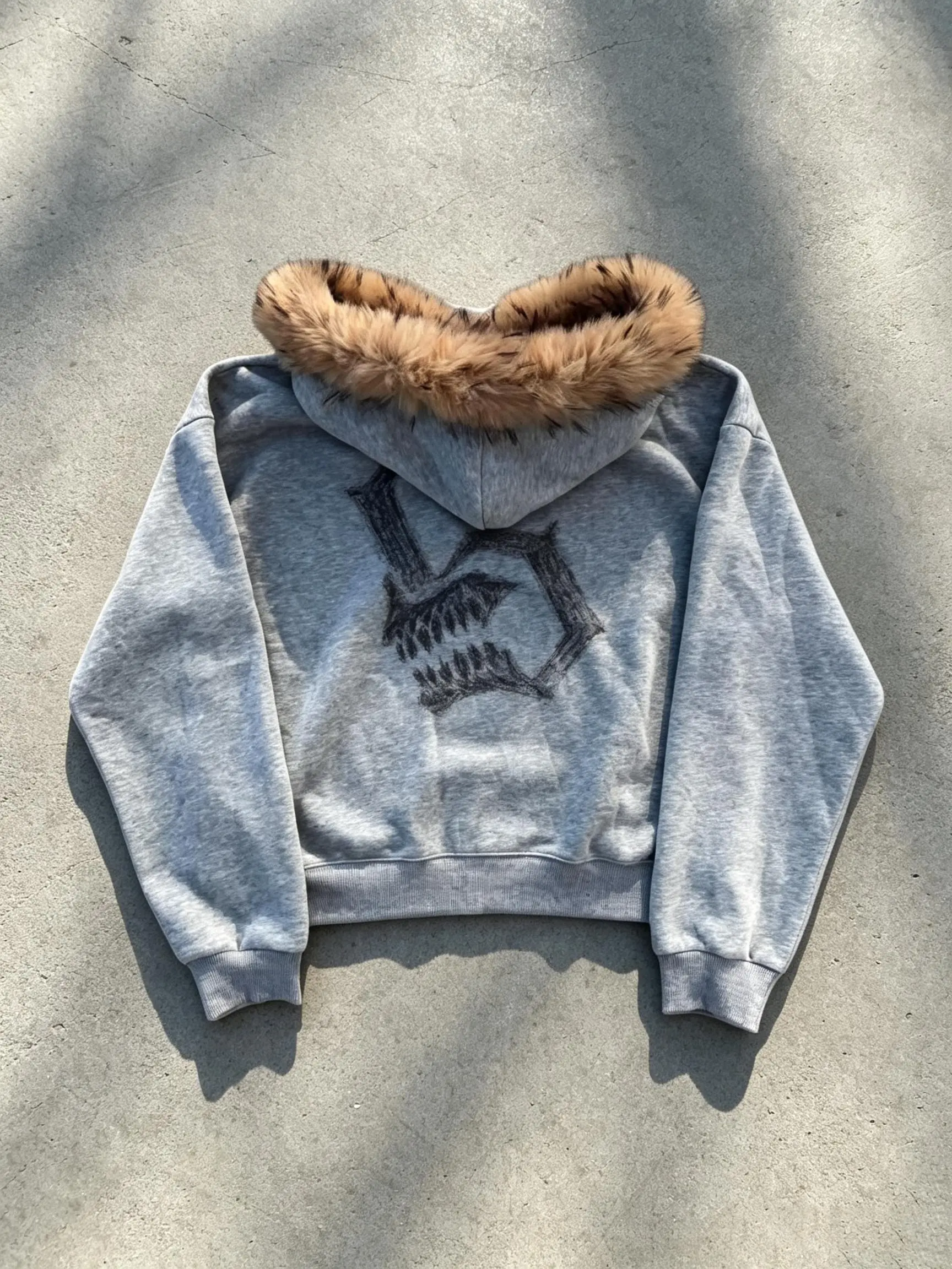Bleach Grimmjow Inspired Zip‑Up Hoodie, Feral Claw Graphic Sweatshirt with Furry Hood Trim, Casual  Long Sleeve Streetwear Top, Ideal Gift for Anime Enthusiasts