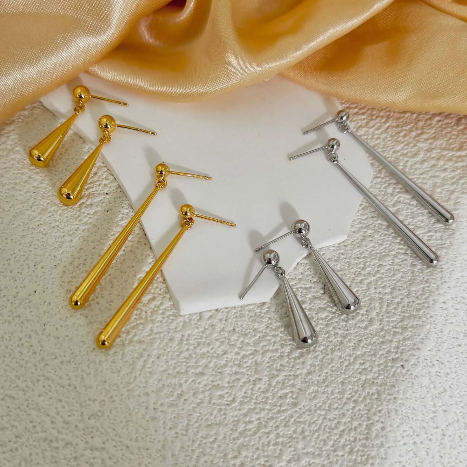 Minimalist Geometric Earrings for Female Adults, Artificial Gemstone Cone Water Drop Design - Lightweight Jewelry, Personalized Gift, Elegant, Individuality, Geometric Cone, Casual, Daily, Geometric Cone Water Drop