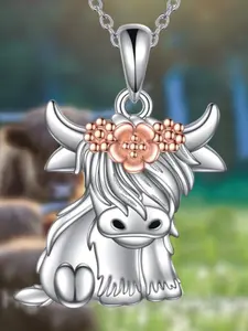 Highland Cow Jewelry Silver Color Pendant Necklace, Scottish Highland Cow Cute Animal Pendant, Gift for Women, Graduation Gift for Daughter