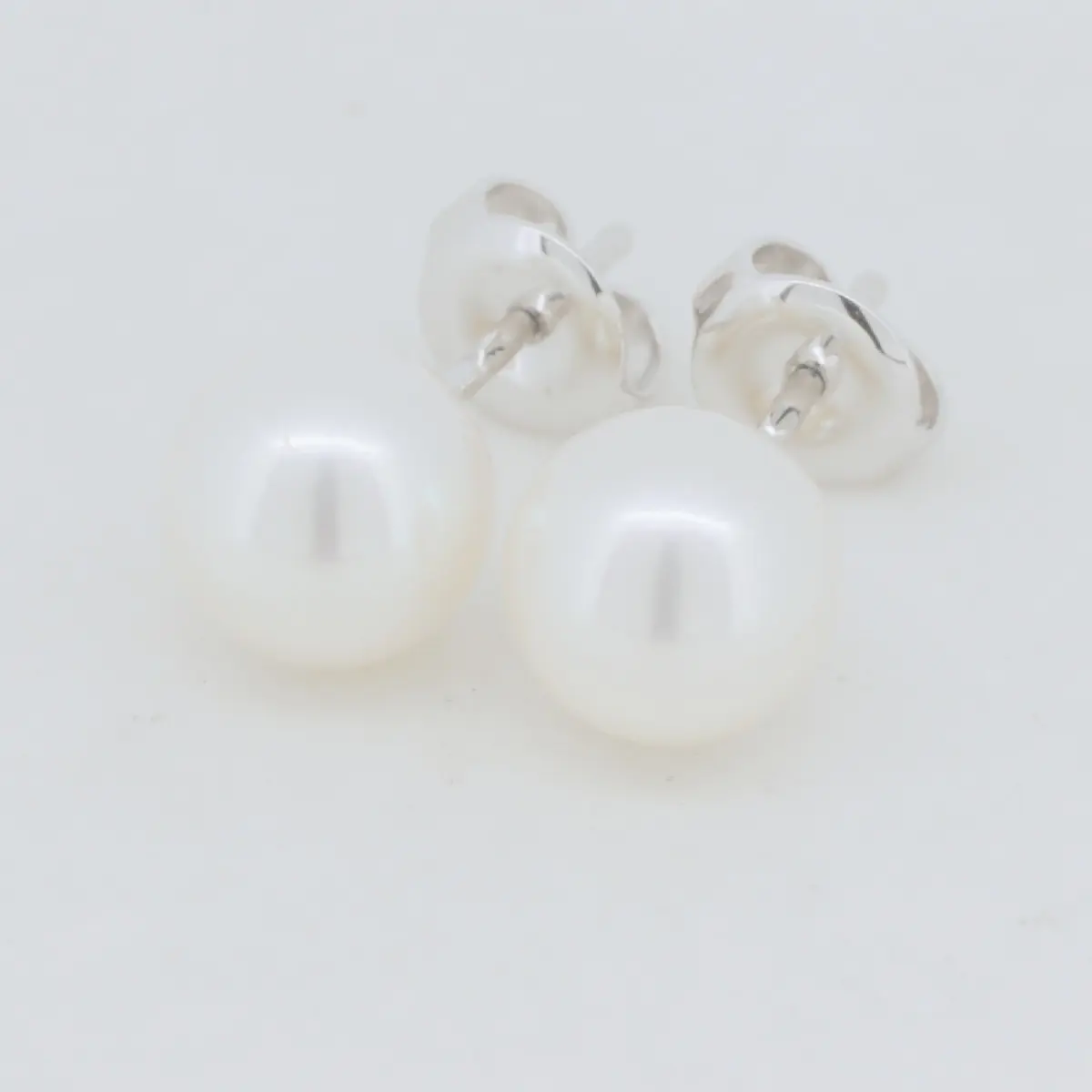 Mikimoto Au750 Pearl Earrings