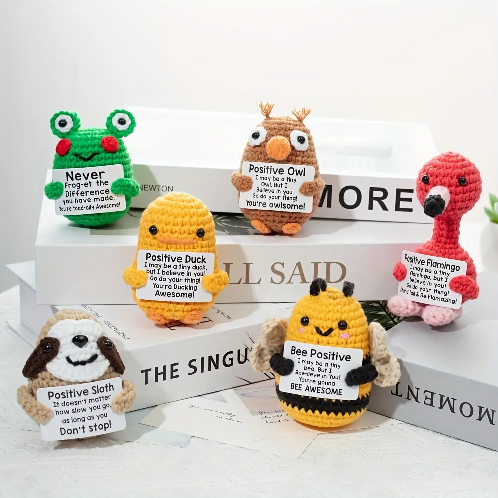 [Hand-Woven Doll Ornaments] 6 Hand-Woven Yarn Doll Ornaments |   Cute Duck, Owl, Flamingo, Bee, Frog & Sloth Collectible Dolls for Holiday Party Home Decoration - Christmas & Thanksgiving Gifts for Living Room & Bedroom