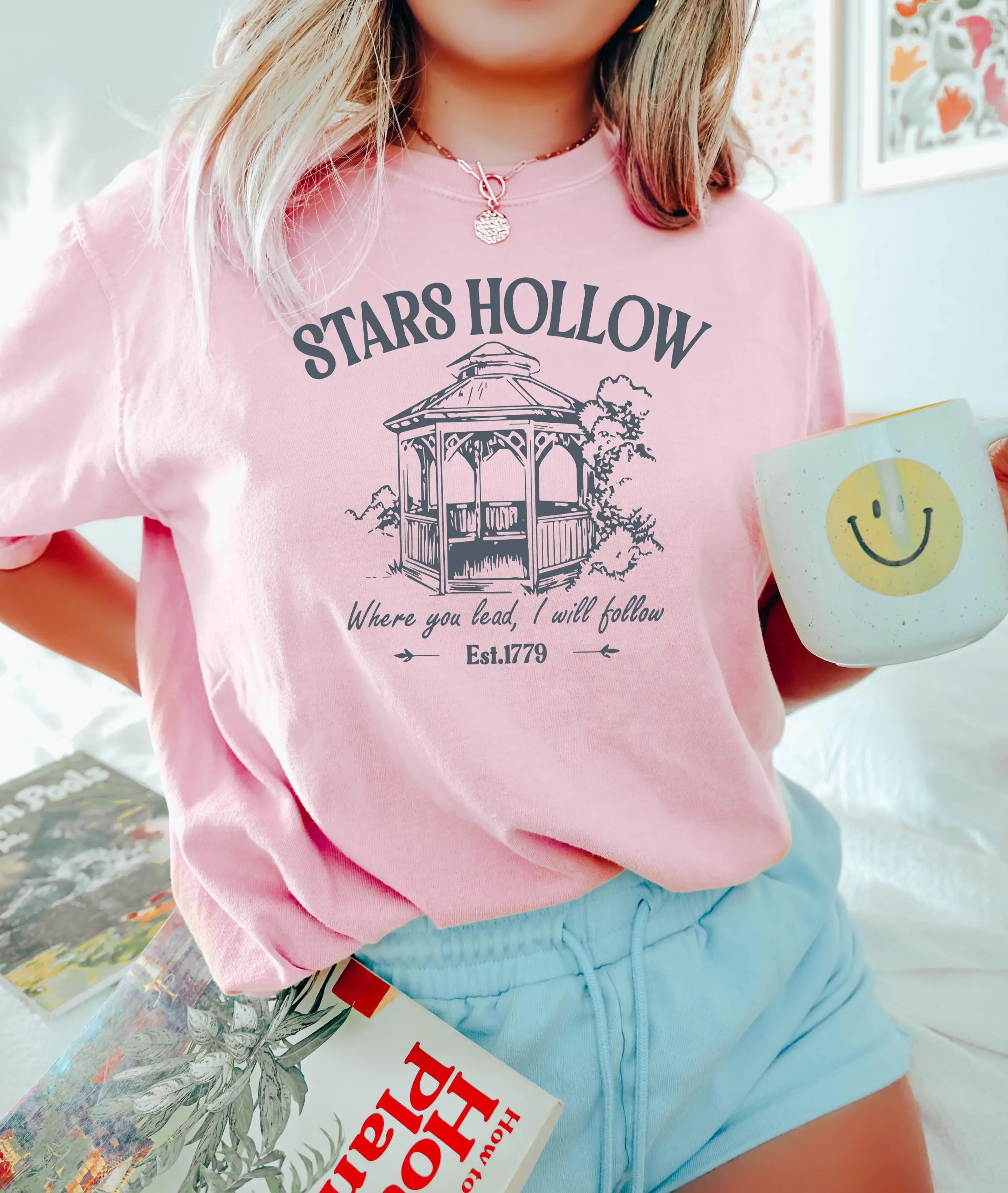 [Sale Up To 50%] Stars Hollow Gilmore Girls Shirt, Graphic T-Shirt, Fall Shirt, Luke?s Diner Tee, Book Lover Gift, Gift For Her/Wife, Autumn Tee, Graphic Streetwear T-shirt