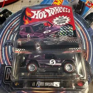 Ford Bronco R - Performance-Oriented Design with Race-Inspired Aesthetic for Track Days & Off-Road Adventures