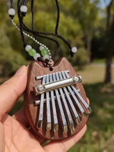 Mini Kalimba 8-Note Thumb Piano Cat Shape Portable Instrument, Cute Keychain for Music Lovers, Beginner Friendly Gift for Kids