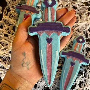 Blue Raspberry Dagger Bath Bomb