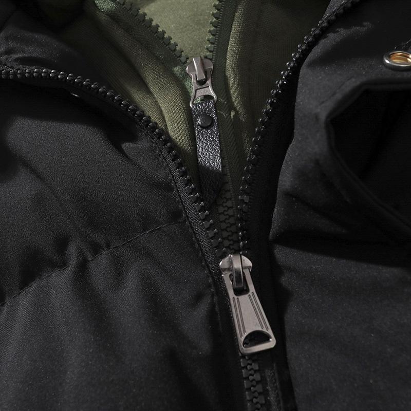 Men's hooded colorblock quilted vest, stylish and warm, the hooded design is casual and versatile, perfect for everyday wear, hanging out with friends, and winter street style. Men's hooded colorblock quilted vest, stylish and warm, the hooded design is casual and versatile, perfect for everyday wear, hanging out with friends, and winter street style.