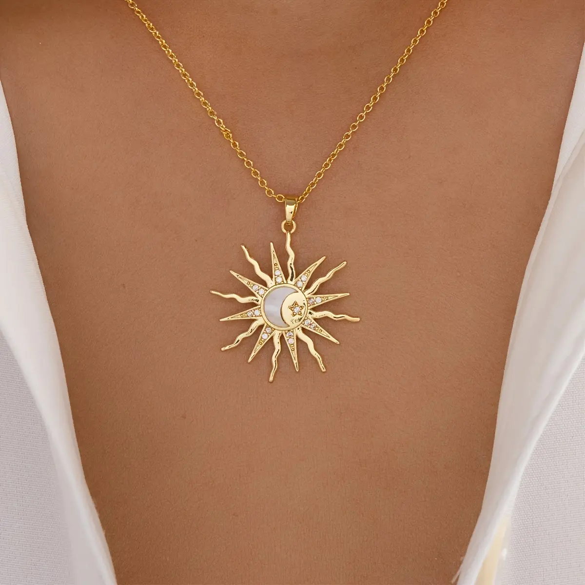 Women's Long Rhinestone Bohemian Retro Sun Pendant Necklace, KC Golden-Metal Coating Alloy, Delicate Chain & Link, Daily Female Fashion Costume Jewelry, Rhinestones, Golden-Plated Alloy, Layered Gold Chains, Alloy Metal, Elegant