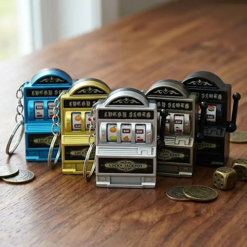 2Pcs Mini Slot Machine Keychain Retro Lucky Jackpot Game Keyring Vintage Fruit Machine Bag Charm Stress Relief Toy Electroplated Gag Gift For Him